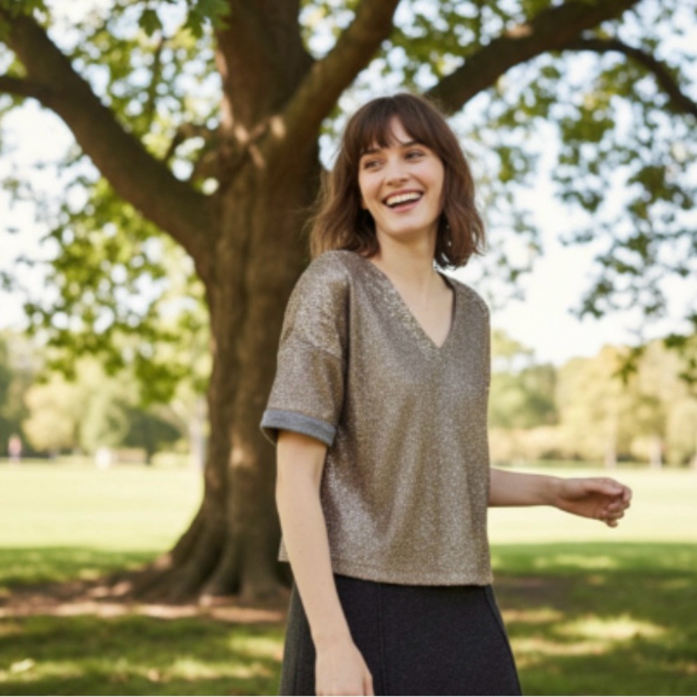 ANTHROPOLOGIE Deletta Gold Sequin V-neck Tee Shirt - Picture 3 of 11